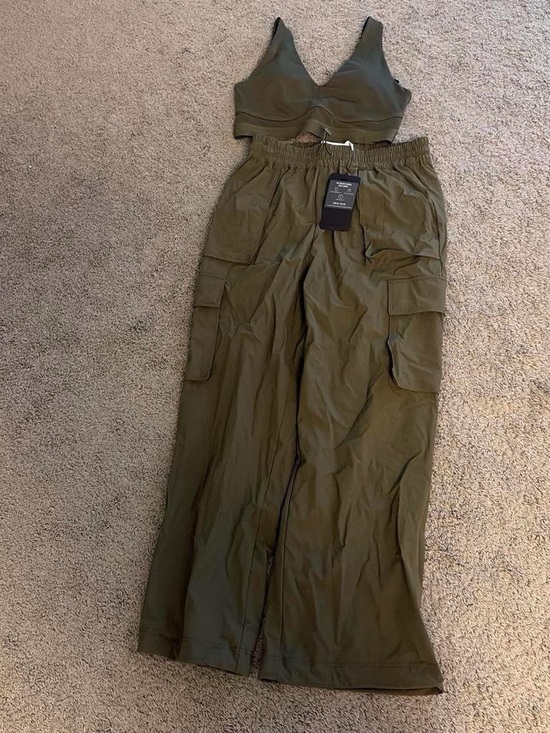Fabletics Pants - Fabletics Olive Green Cargo Flare Pant Set